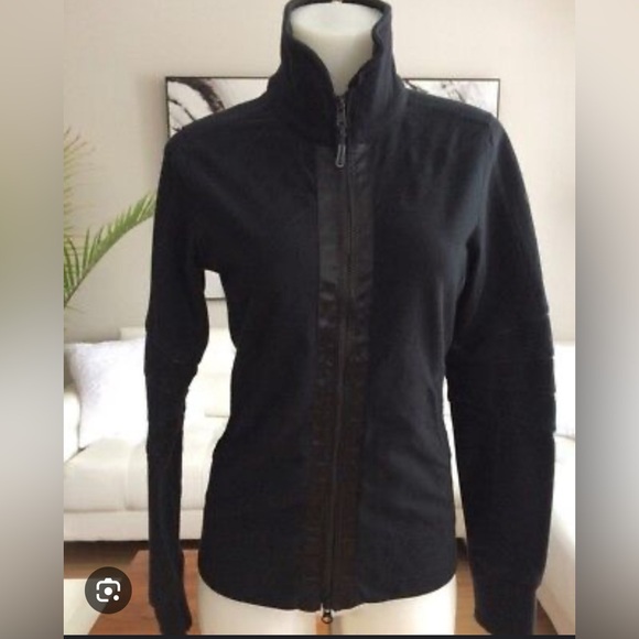 Black Lululemon Jacket ⭐️ perfect condition ⭐️ - Picture 4 of 4